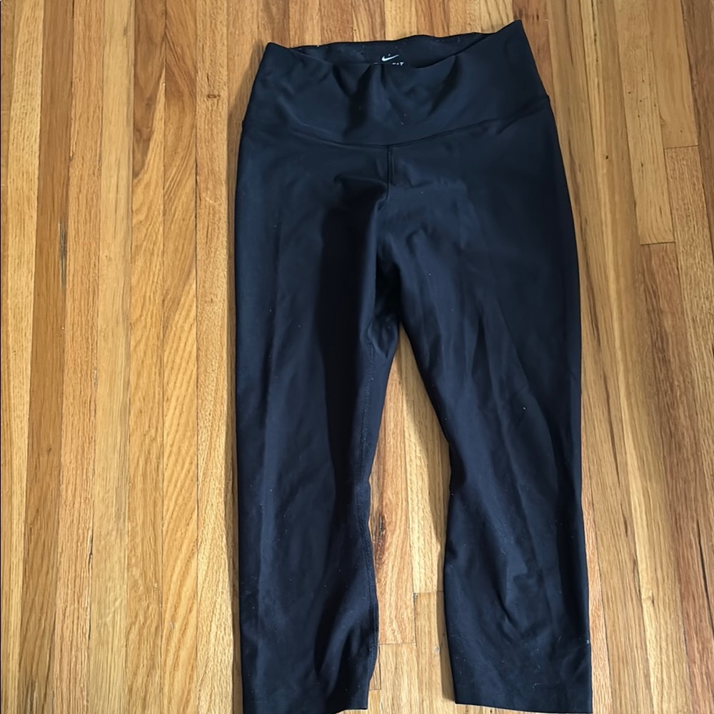 Nike Black Capri Leggings